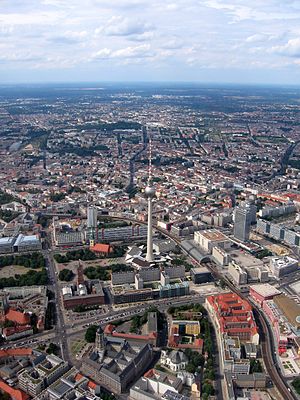 Berliner Fernsehturm: Geschichte, Lage und Umgebung, Baubeschreibung