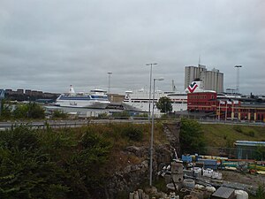 Silja Festival åt vänster om bilden i Frihamnen