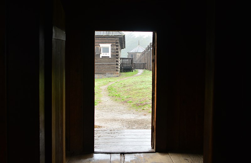 File:Fort Ross - Chapel interior 04 - view to Northwest Blockhouse.jpg