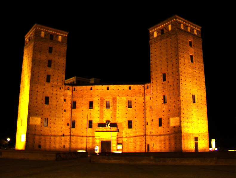 File:Fossano Castello.jpg