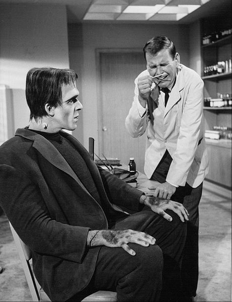 File:Fred Gwynne Paul Lynde The Munsters 1964.jpg