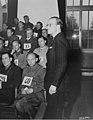Der ehemalige Häftling Helmuth Breiding identifiziert Friedrich Wetzel am 22. November 1945
