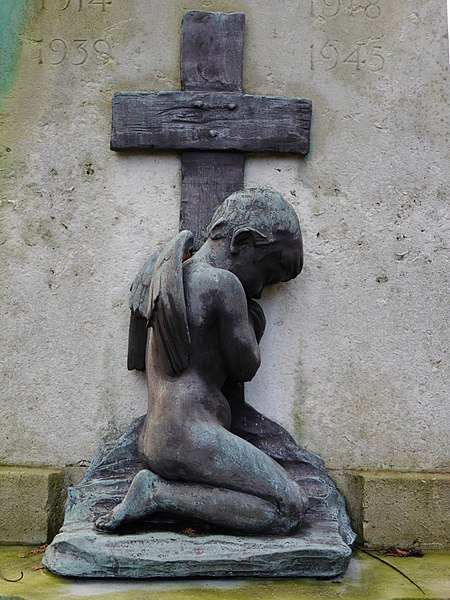 File:Fulham War Memorial, 2014 02.jpg