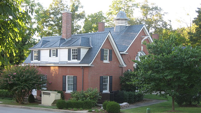 File:Gardencourt carriage house.jpg