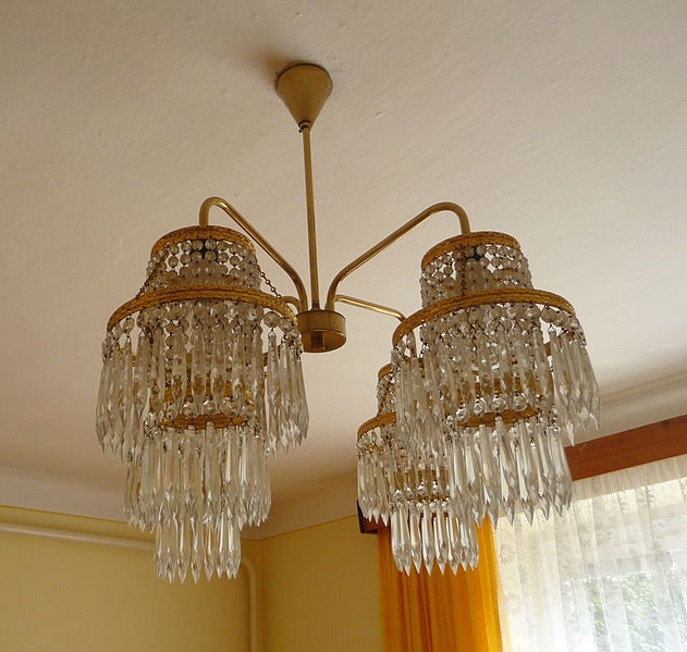 File:Glass chandelier.jpg