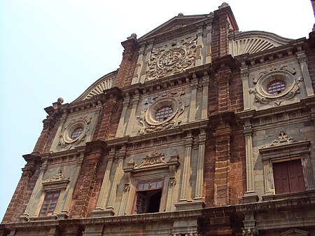 ไฟล์:Goa_-_St._Francis_Xavier's_church,_the_ornamented_wall..JPG