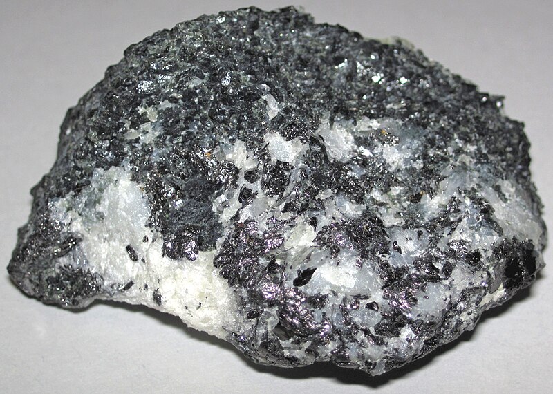 File:Graphite-pyroxene-scapolite skarn (Lead Hill Mines, Adirondack Mountains, New York State, USA) 2.jpg