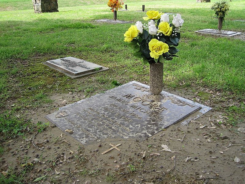 File:Grave of James Michael Moore Crittenden Memorial Park Cemetery Marion AR 2013-05-06 006.JPG