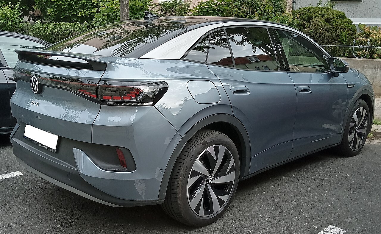Image of Grey VW ID.5 (rear)