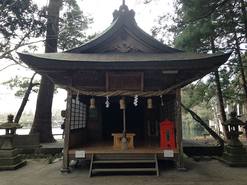 File:Haiden of Tenso Shrine.JPG