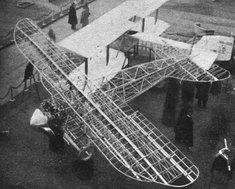 The H.26 before covering at the Paris Aero Show December 1922, with early wings Hanriot H.26frame.tif