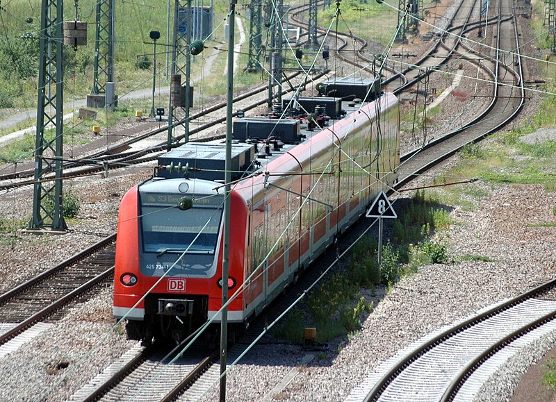 File:Heidelberg - Zug 425-734.JPG