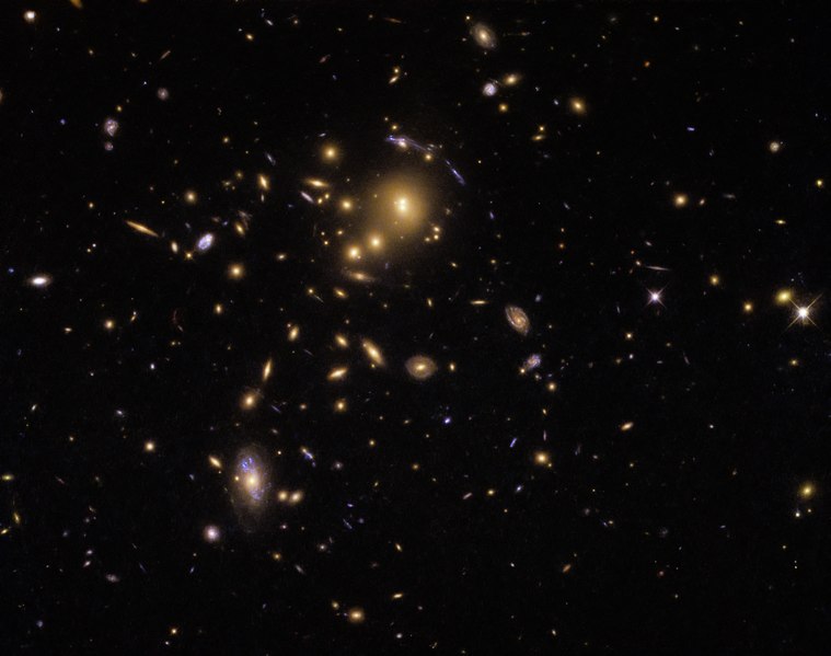 File:Helping Hubble SDSS J0915+3826.tif