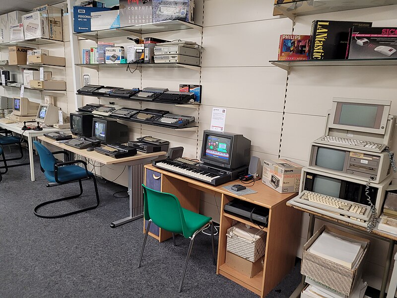 File:HomeComputerMuseum, August 2023 11.jpg