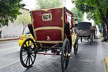 Horse drawn carriage for tourists on Avenida Juarez in Guadalajara, Mexico HorseCarriageGuadalajara01.JPG