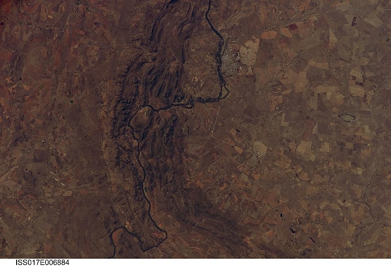 File:ISS017-E-6884 - View of South Africa.jpg