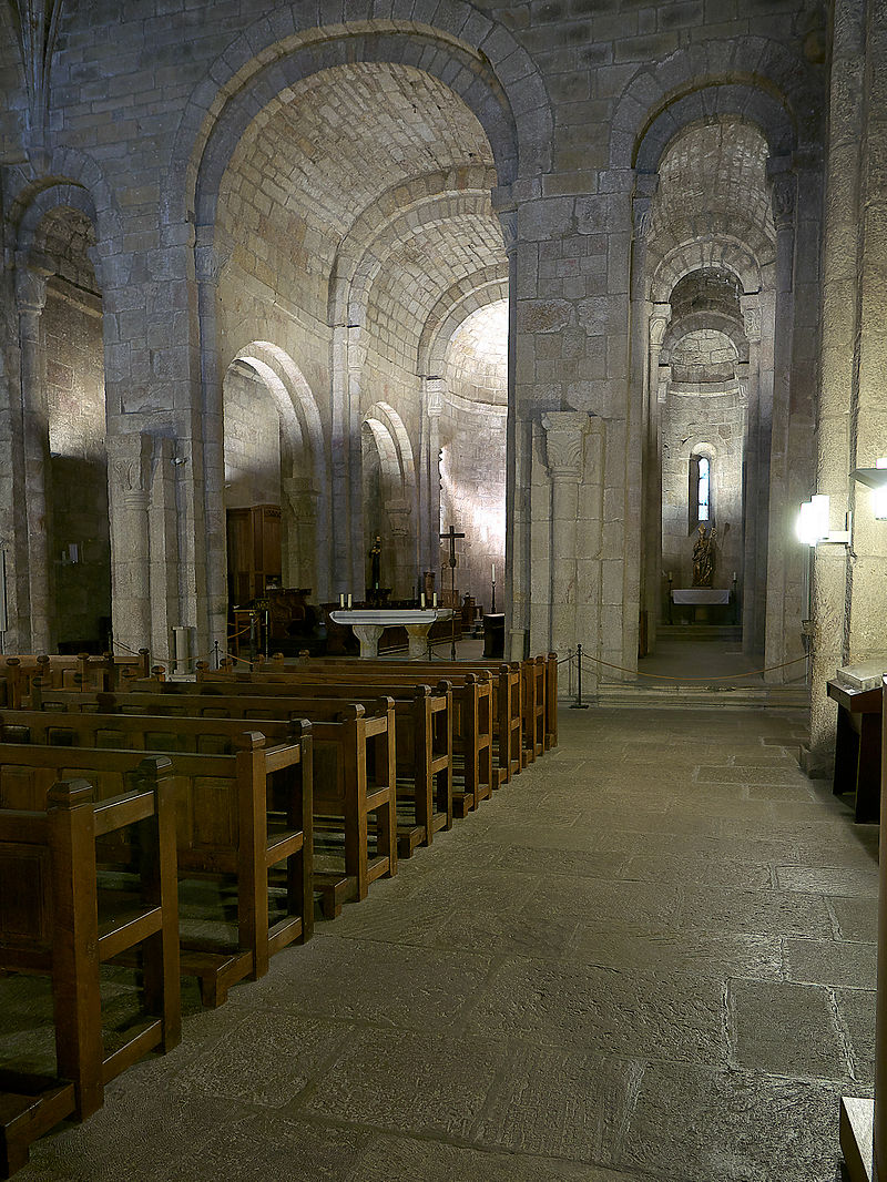 Iglesia del Monasterio de Leyre, interior.jpg