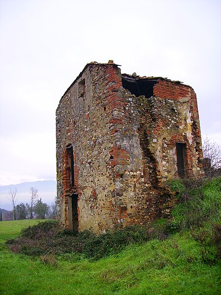 File:Il Guardingo Montevarchi.JPG