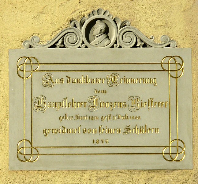 File:Inschrift am Haus Basler Landstraße 104 in Freiburg-Sankt Georgen.jpg