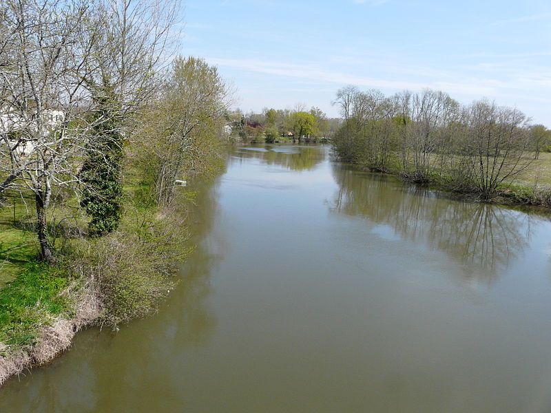 File:Isle Le Pizou pont D10 amont.JPG