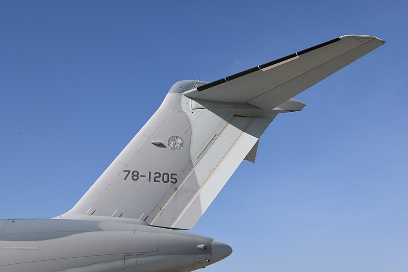 File:JASDF C-2(78-1205) T-tail left side view at Komaki Air Base March 3, 2018.jpg