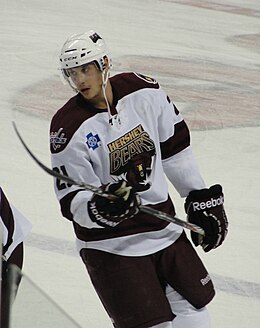 Jay Beagle con los osos Hershey