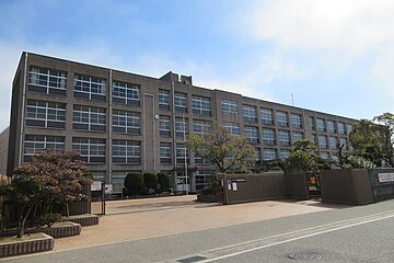 ファイル:Kakogawa_City_Hiraoka_Minami_junior_high_school.jpg