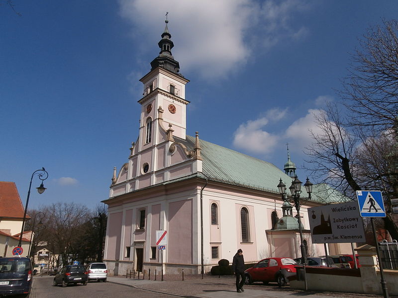 File:KościółŚw.Klemensa-POL, Wieliczka.JPG