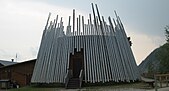 Das Dänojà Zho Cultural Centre (Vor-langer-Zeit-Haus) der Tr’ondek Hwech’in am Yukon