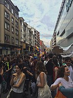 LGBT harrotasun eguneko manifestazioa Gasteizen