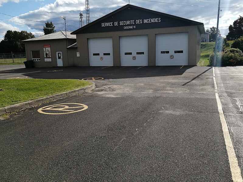 File:La caserne de pompiers à Sainte-Agathe-de-Lotbinière.jpg