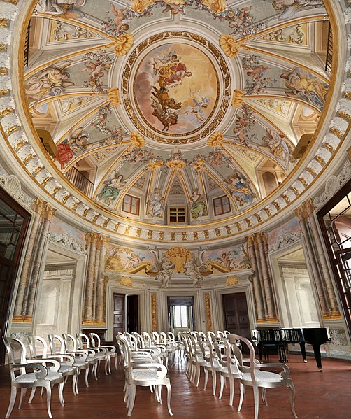 File:Lamporecchio, villa rospigliosi, interno, salone di apollo, con affreschi attr. a ludovico gemignani, 1680-90 ca. 08,0.jpg