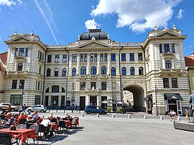 Здание Национальной филармонии Литвы — домашняя концертная площадка Литовского национального симфонического оркестра