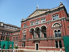 Museo Victoria and Albert, lado norte del jardín, entrada principal original