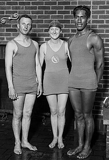 Ludy Langer, Claire Galligan, Duke Kahanamoku c1920.jpg