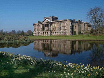 Fichier:Lyme_Hall_and_lake_-_geograph.org.uk_-_1260092.jpg