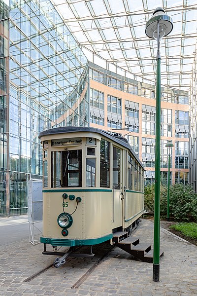 File:Münster, Stadthaus 3, Straßenbahn -- 2018 -- 0942.jpg