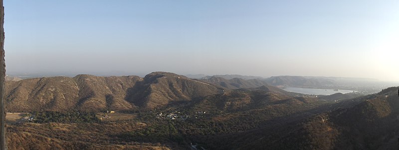 File:Man Sagar Lake from Jaigarh Fort - panoramio.jpg