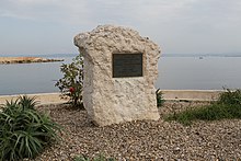 Plaque commémorative du 1er vol mondial en hydravion d'Henri Fabre, Martigues.