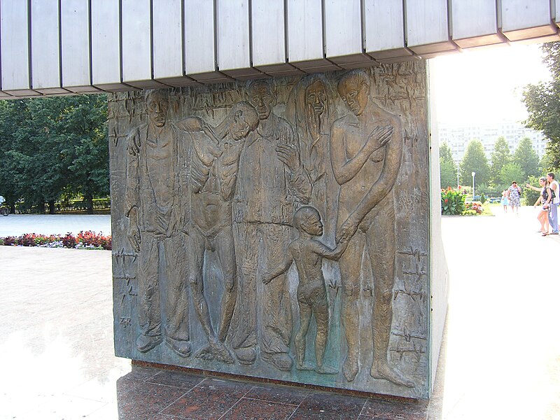 File:Memorial to 40 years of Victory day, Victims of nacizm, Togliatti, Russia.JPG