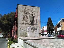 Monumento a Lázaro Cárdenas en Pachuca. 01.jpg