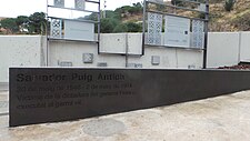 Pomník Salvadora Puig Anticha na náměstí nesoucí jeho jméno v Barceloně, březen 2016