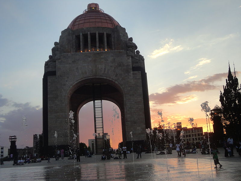 File:Monumento a la revolucion.JPG