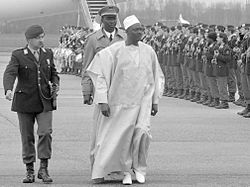 Moussa Traoré valtiovierailulla vuonna 1989.