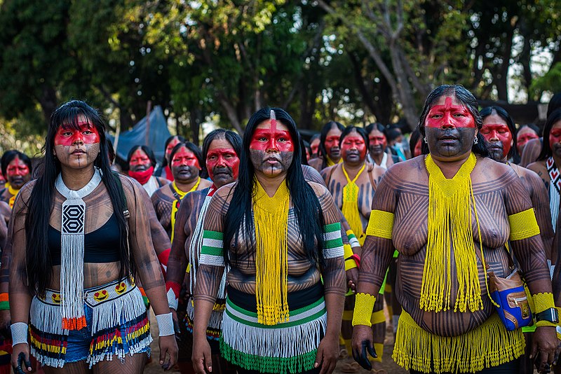 File:Mulheres indígenas do povo Kayapó.jpg