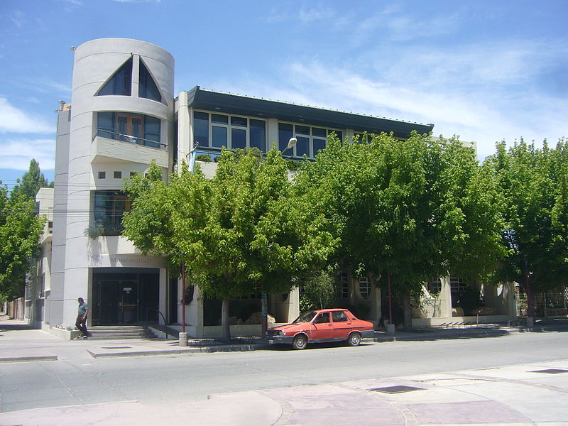 File:Municipalidad de Malargüe, Mendoza.JPG