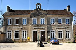 La mairie de Nans-sous-Sainte-Anne.