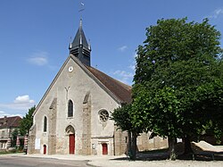 Neuilly (Yonne) Eglise.JPG