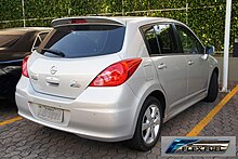 Nissan Tiida flex-fuel (Brazilian version). Nissan Tida flex fuel with badge 09 2012 BSB 4408.jpg