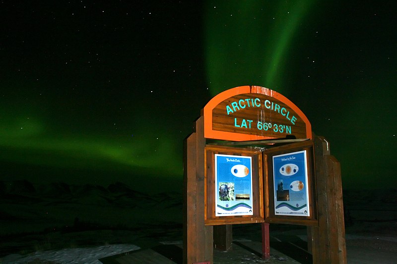 File:Northern lights at the Arctic Circle.jpg